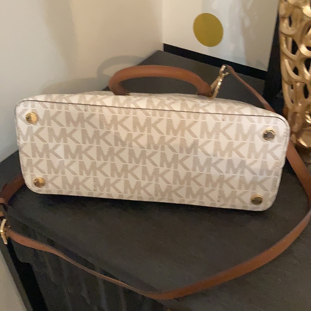 SOLD❤️Host Pick❤️ NWT Michael kors satchel - Picture 7 of 7